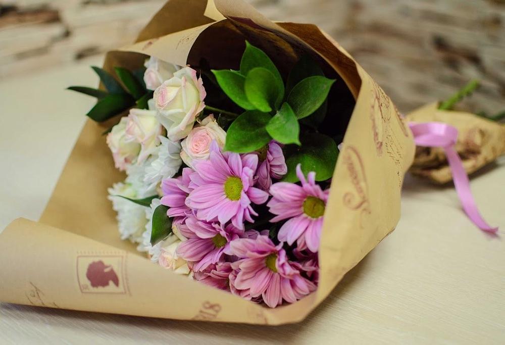 Букет цветов из: Розы и Хризантемы в Родине