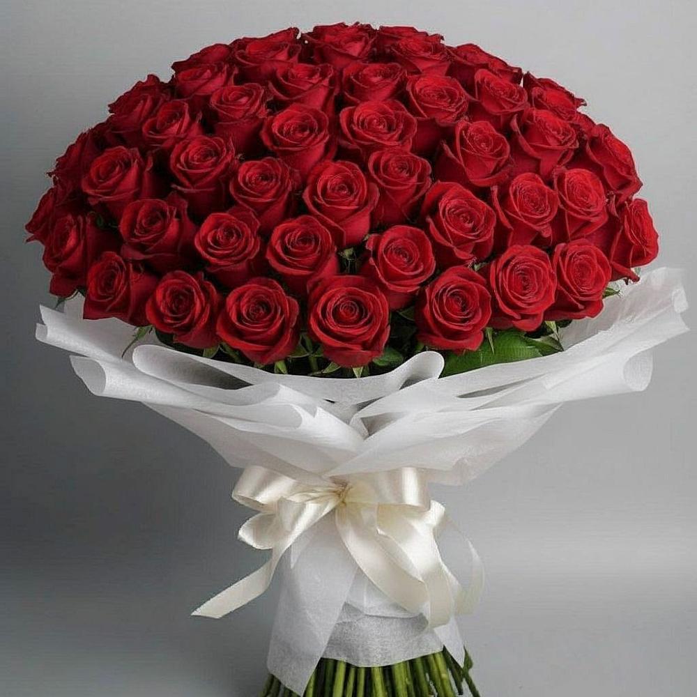 Букет 101 Красная роза Блэк Мэджик в Родине