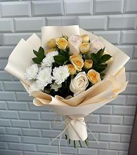 Букет цветов из:  Розы и Хризантемы в Родине