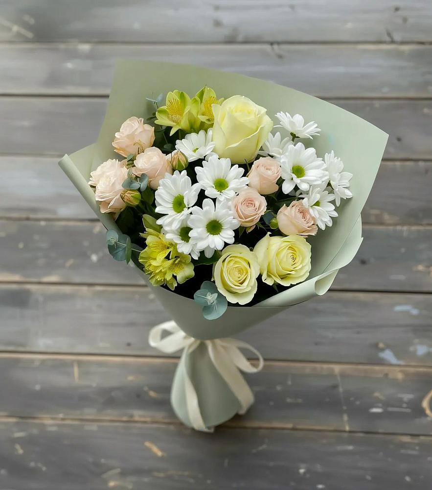 Букет цветов из: Альстромерии, Розы и Хризантемы в Родине