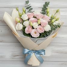 Букет цветов из:  Лизиантусы в Родине