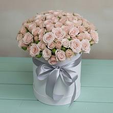 Цветочная композиция из Розы в шляпной коробке в Родине