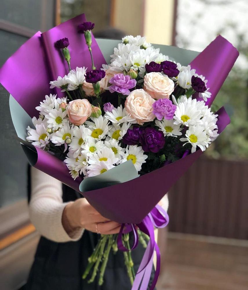 Букет цветов из: Хризантемы, Гвоздики и Розы в Родине