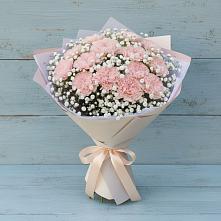 Букет цветов из:  Гвоздики в Родине