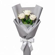 Букет 3 белые розы в Родине