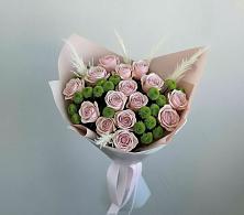 Букет цветов из:  Розы и Хризантемы в Родине