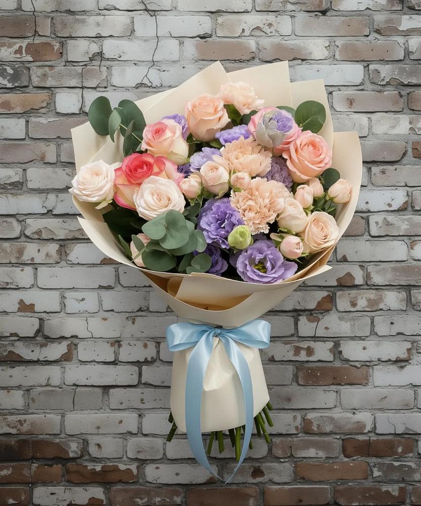 Букет цветов из: Розы, Лизиантусы и Гвоздики в Родине