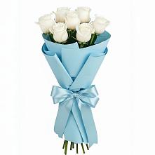 Букет 7 белых роз Проуд в Родине