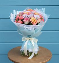 Букет цветов из:  Хризантемы и Розы в Родине