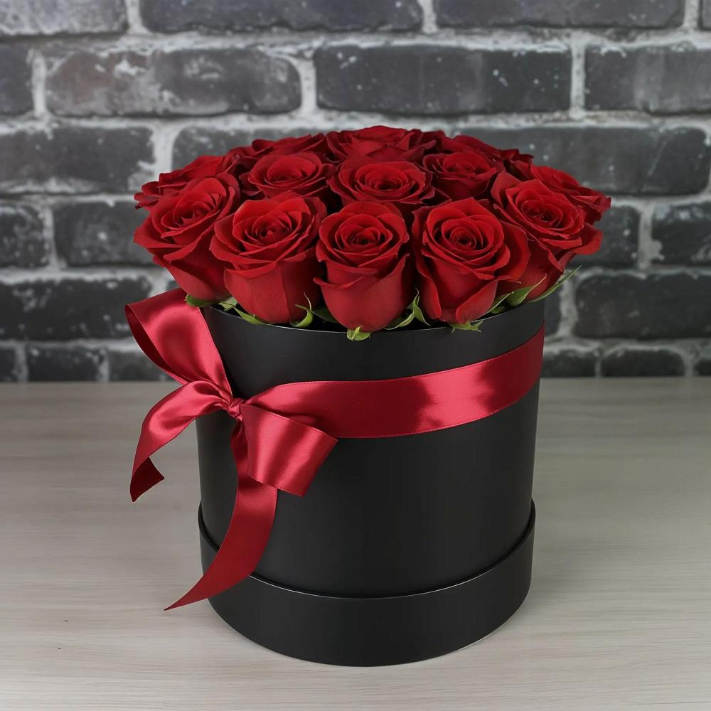 Цветочная композиция из Розы в шляпной коробке в Родине