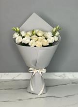 Букет цветов из:  Розы и Лизиантусы в Родине